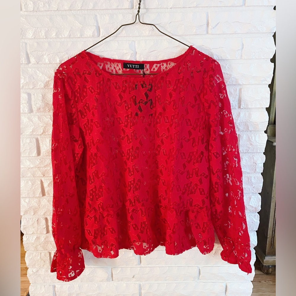 Vutti Star Lace Peplum Top size XL
NWT - Picture 3 of 6